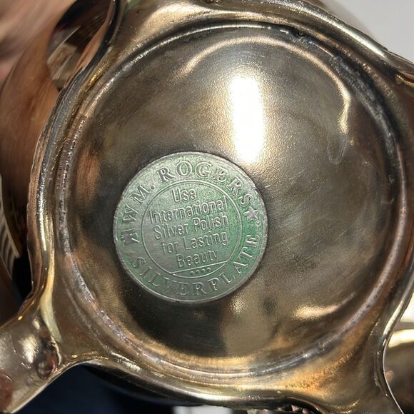 WM Rogers Elegant Silver Tea Set with Tray - Picture 5 of 5